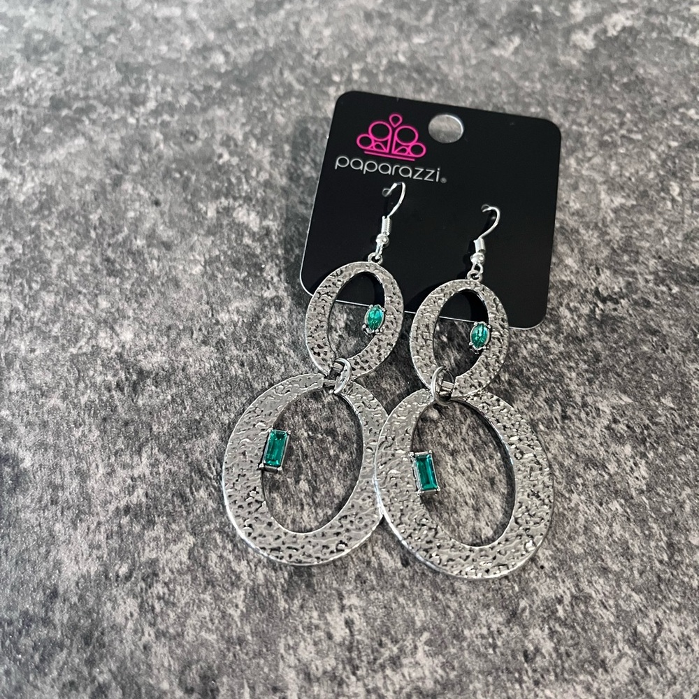 Silver paparazzi  earring with green jewel